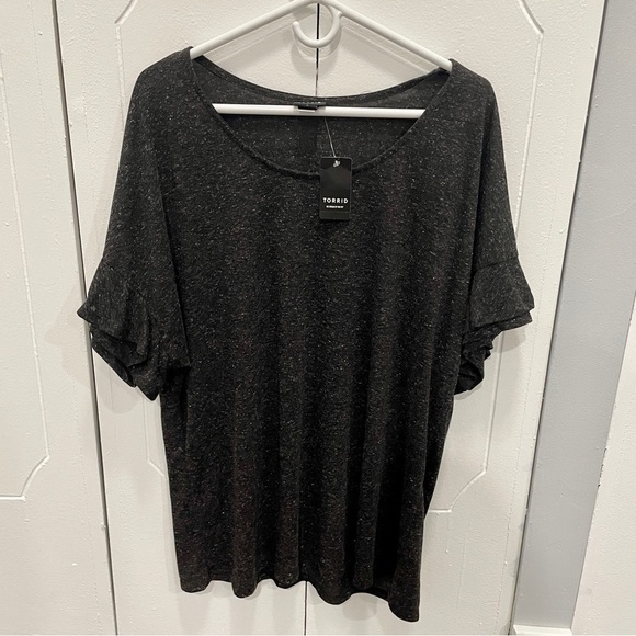 NWT Torrid Charcoal Super Soft Crew Neck Double Ruffle Sleeve Tee - Picture 1 of 11